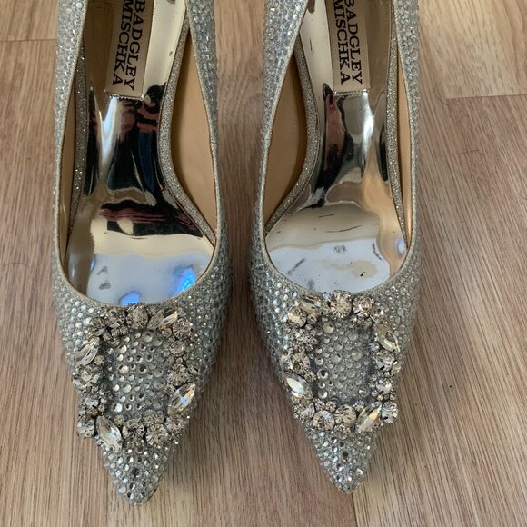 Badgley Mischka Cher II Embellished Pointed-Toe Pumps Heels - Picture 2 of 13